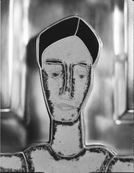 Detalj av krucifix i Sunne kyrka, silver och röd cellemalj.