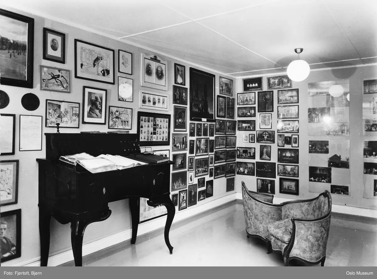 Teatermuseet, interiør, utstilling, Bjørn Bjørnsons skrivebord fra Nationaltheatret