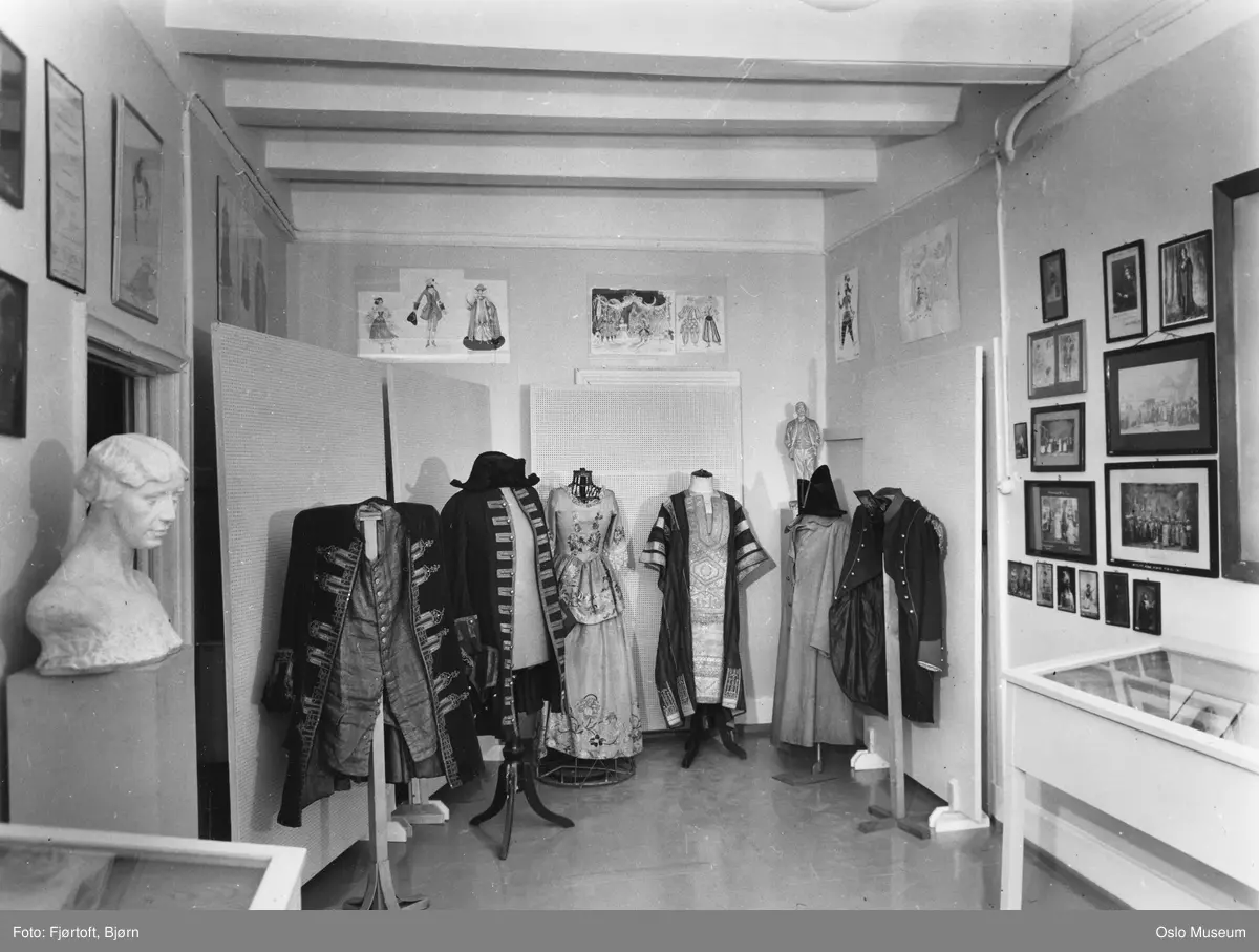 Teatermuseet, interiør, utstilling, kostymer