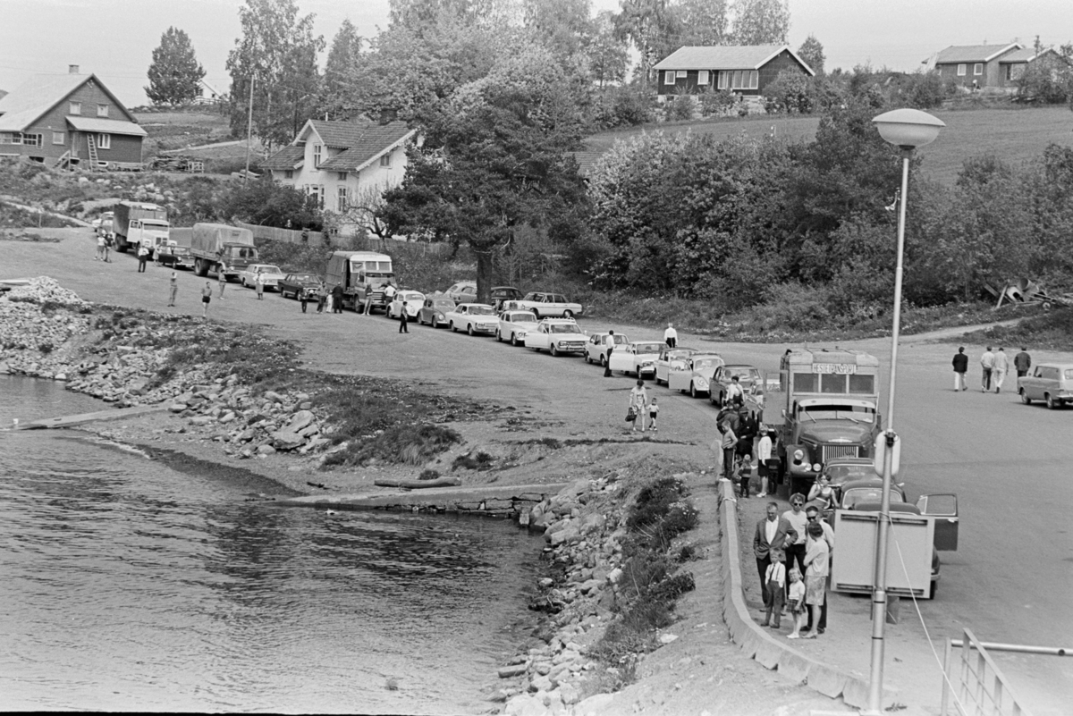 Mengshoel, fergeleie, bilkø, Fergeforbindelse over Mjøsa mellom Mengshoel-Gjøvik. Personbiler, lastebiler,