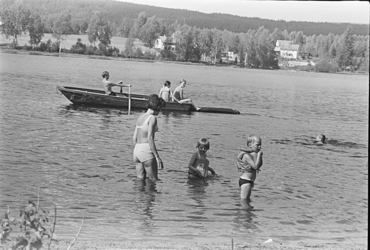 Sagtjernet, badeliv, robåt, Elverum.