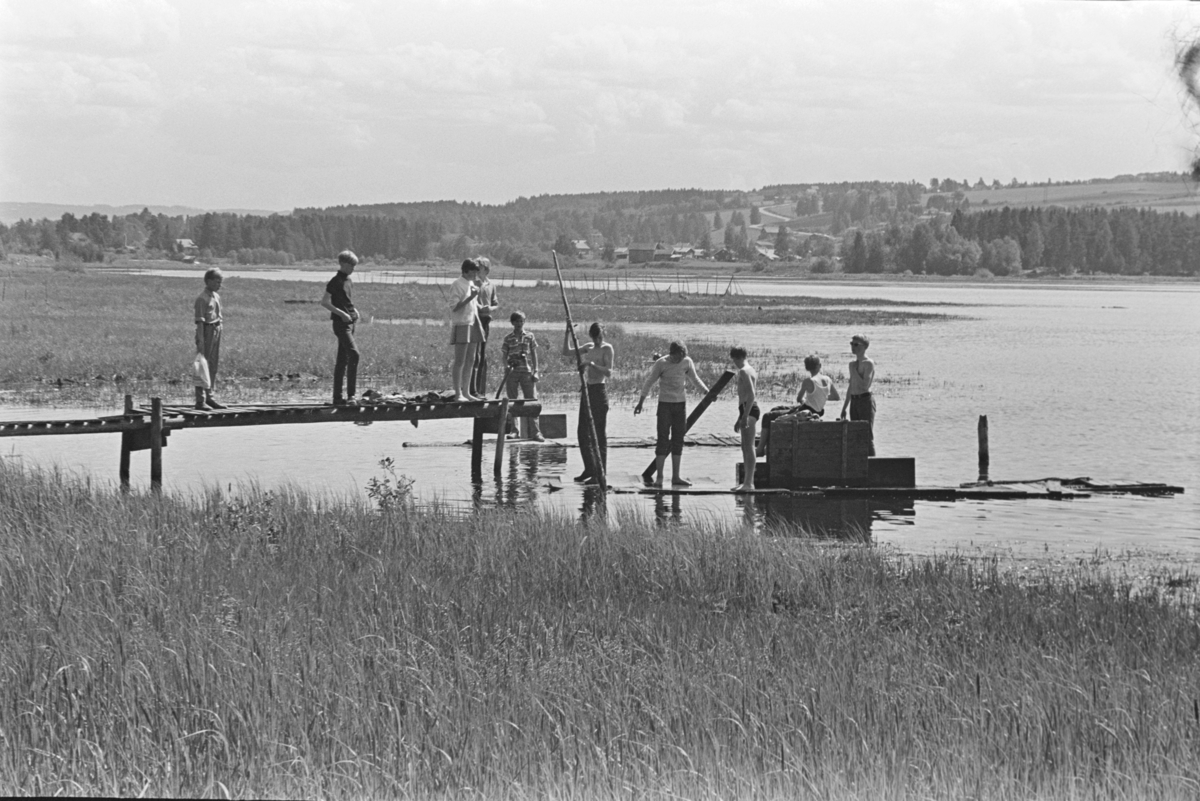 Åkersvika, badeliv, tømmerflåte, ungdom, Vang H.