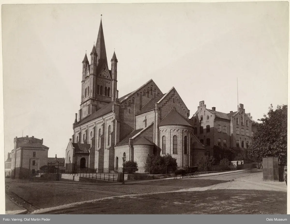 gateløp, Grønland kirke, Grønland skole, Grønland brannstasjon, hestekjøretøy, pissoir