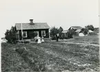 Möklinta sn, Sala. Östankil.
Skräddars i Östankil, c:a 1910.