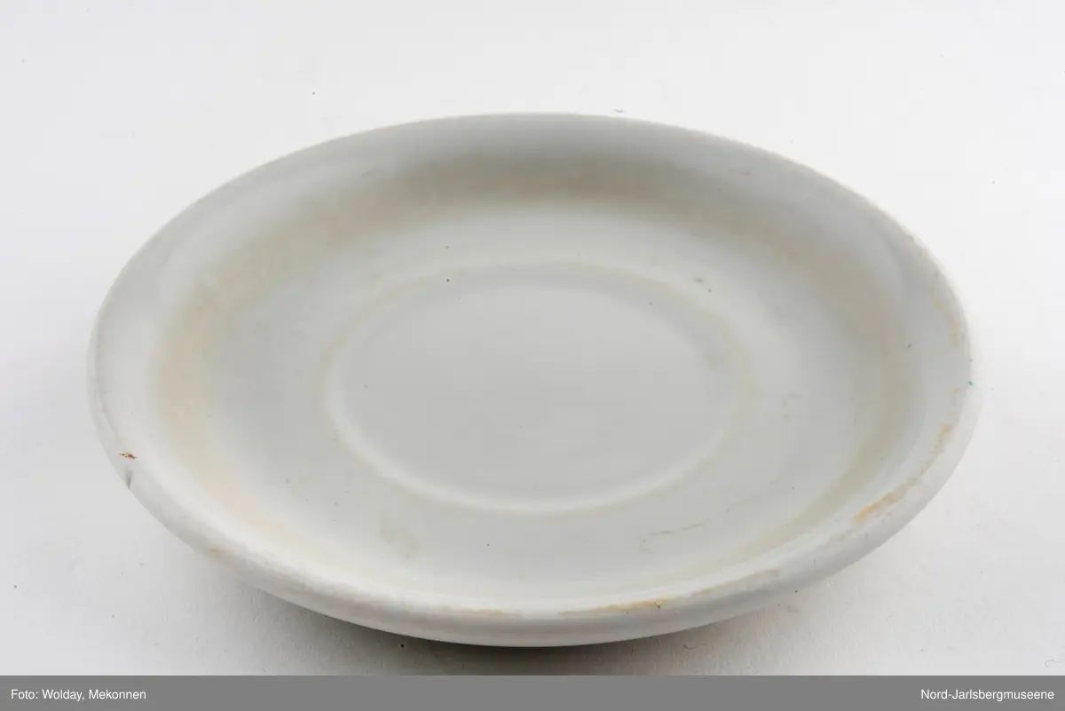 Rund poselensskål til kopp. Under  er trykket nazisymbol med ørn. "Krautheim, Selb Bavaria, Germany"