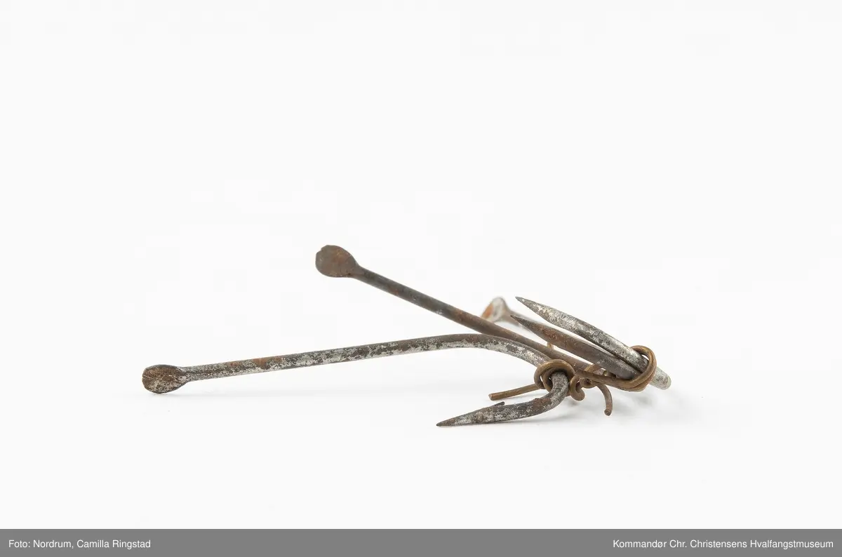 Eske med fiskekroker