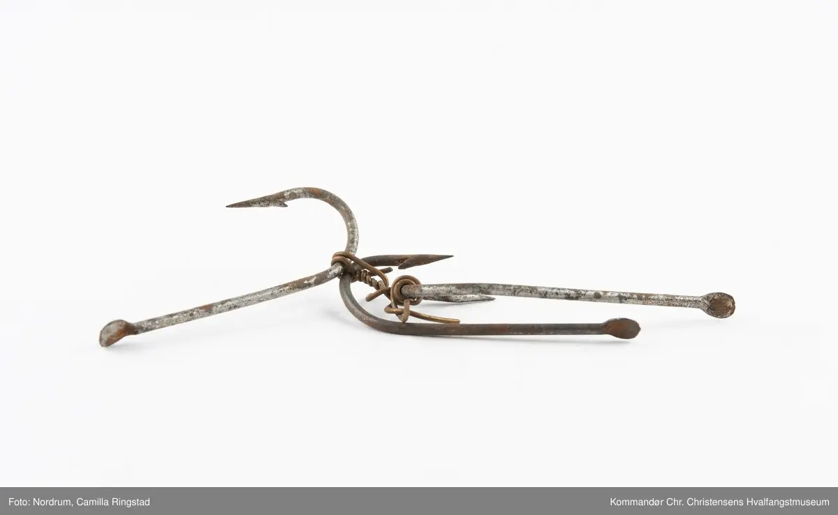 Eske med fiskekroker