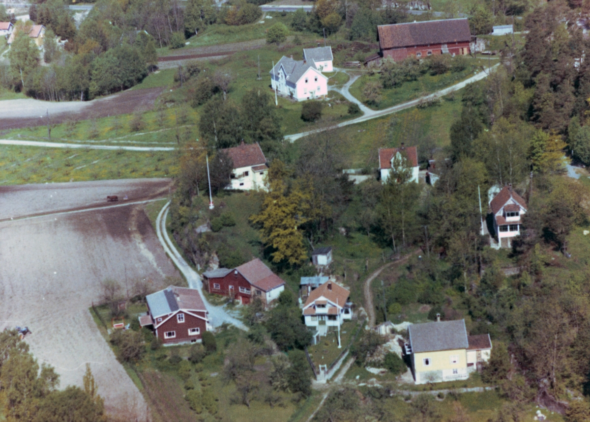 Flyfotoarkiv fra Fjellanger Widerøe AS, fra Porsgrunn Kommune, Skjelsvik. Fotografert 04.06.62