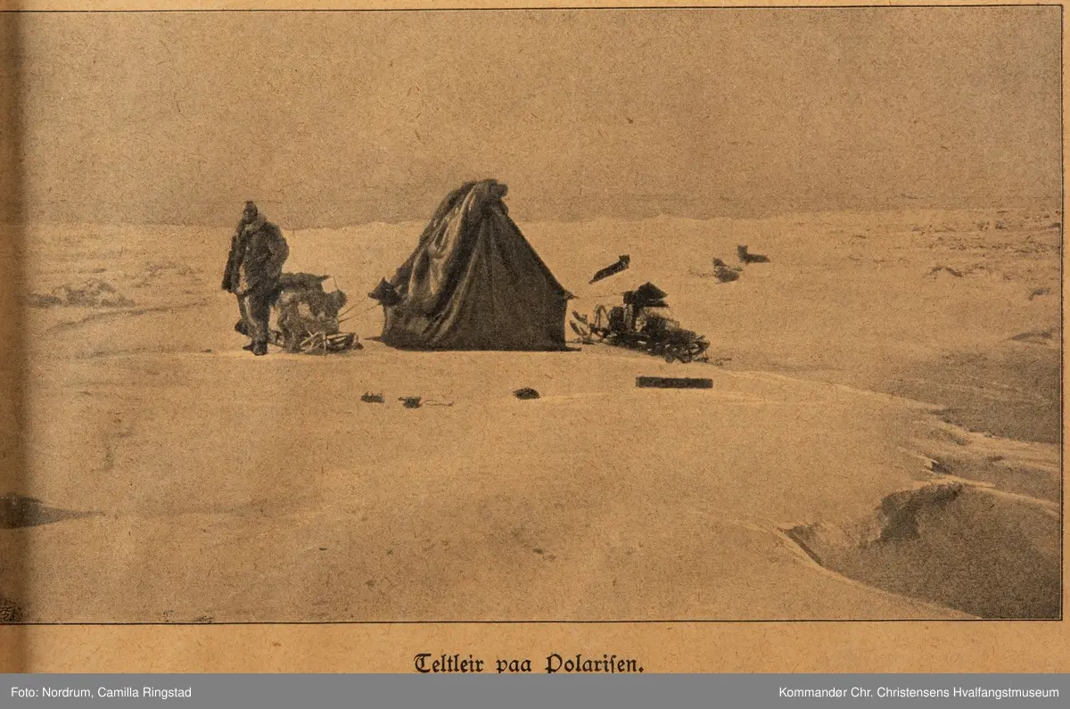 Innrammet avisside med fire forskjellige bilder.