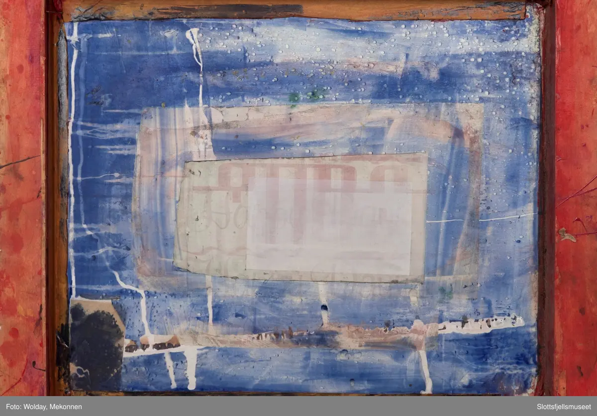 En treramme med en duk av hud med mønster til trykk av tapet.