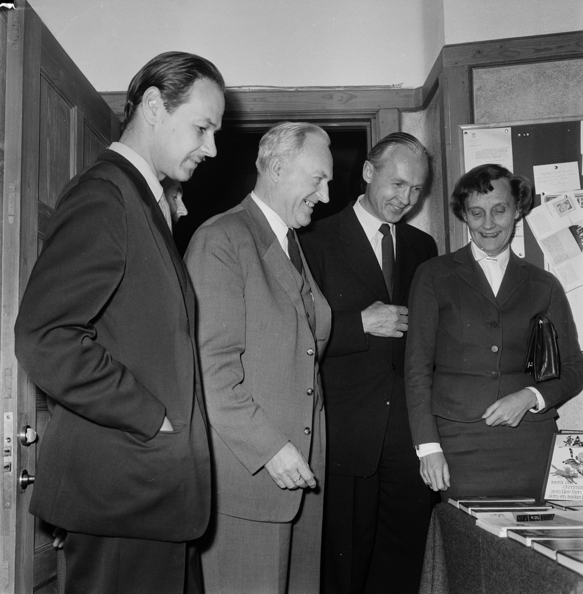 Barnboksdebatt, Astrid Lindgren och Lennart Hellsing med flera, Vaksalaskolan, Uppsala 1958