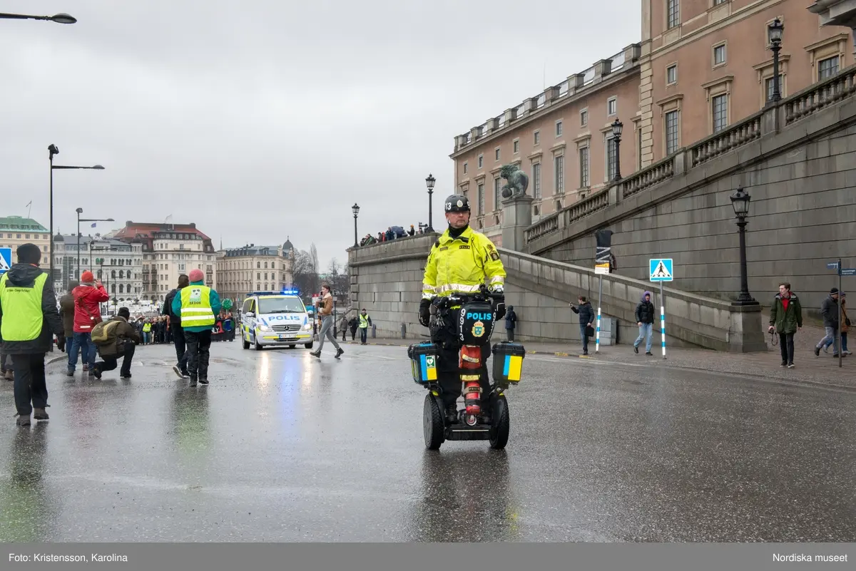 Klimatstrejk, skolstrejk. Skolungdomar tågar från Sergels torg till Mynttorget. Den globala ungdomsledda rörelsen Fridays for future och dess grundare Greta Thunberg är på plats.