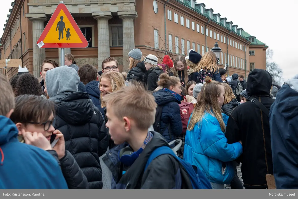 Klimatstrejk, skolstrejk. Skolungdomar tågar från Sergels torg till Mynttorget. Den globala ungdomsledda rörelsen Fridays for future och dess grundare Greta Thunberg är på plats.
