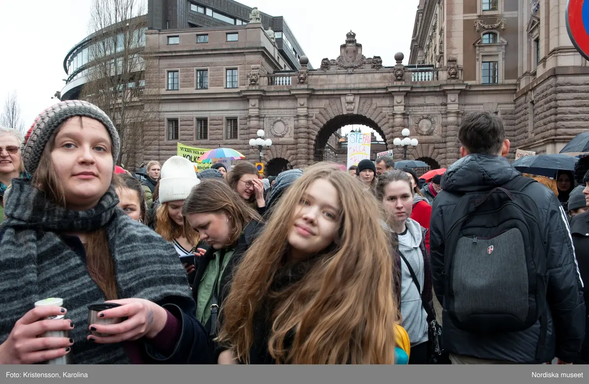 Klimatstrejk, skolstrejk. Skolungdomar tågar från Sergels torg till Mynttorget. Den globala ungdomsledda rörelsen Fridays for future och dess grundare Greta Thunberg är på plats.
