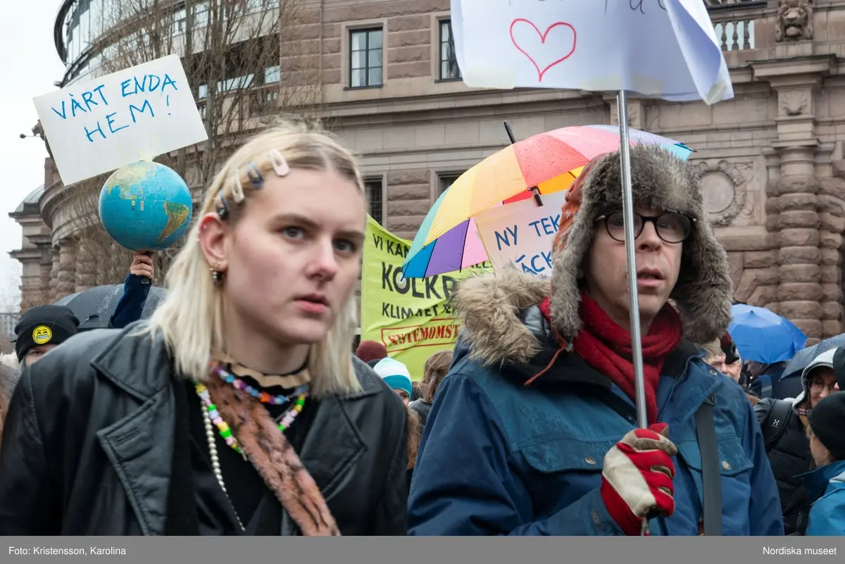 Klimatstrejk, skolstrejk. Skolungdomar tågar från Sergels torg till Mynttorget. Den globala ungdomsledda rörelsen Fridays for future och dess grundare Greta Thunberg är på plats.