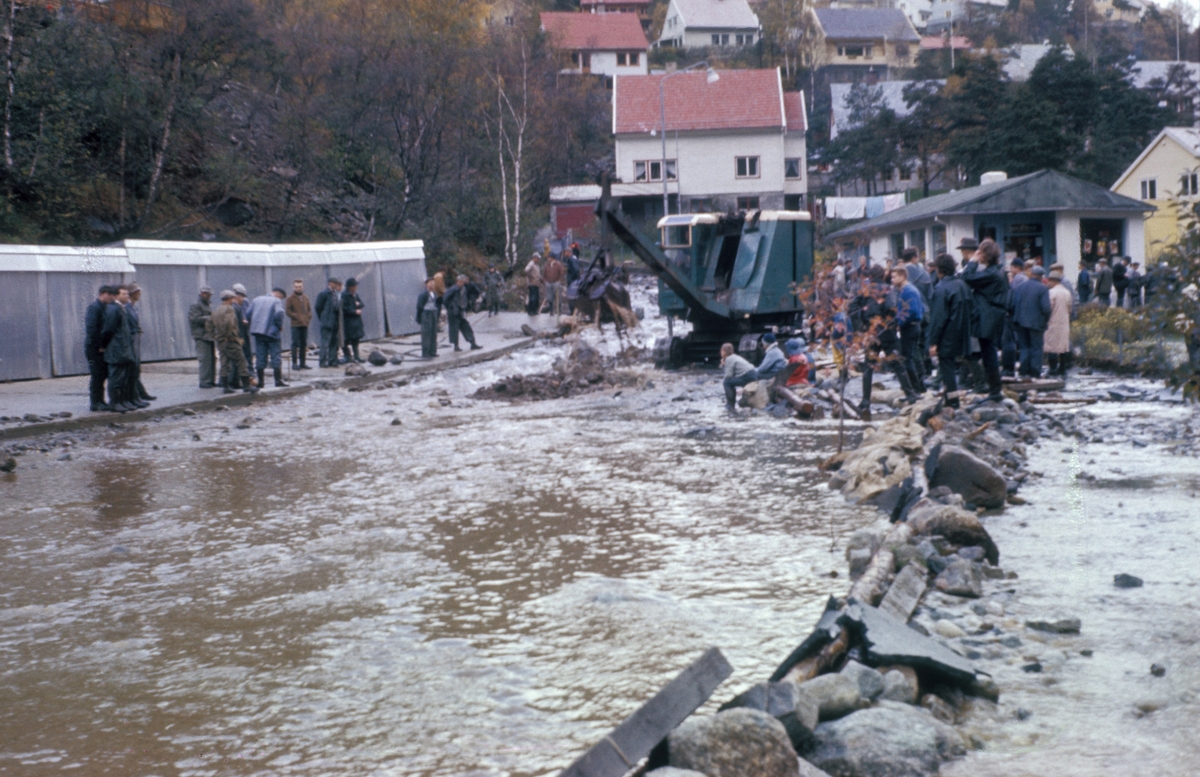 Flaumskader i Rødna, etter flaumen i 1962.