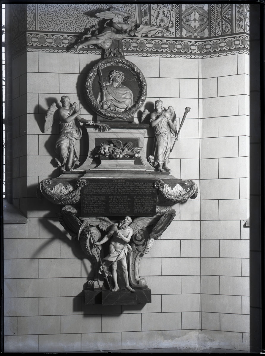 Epitafium över brukspatronen Lars Pederson, Västerås Domkyrka.