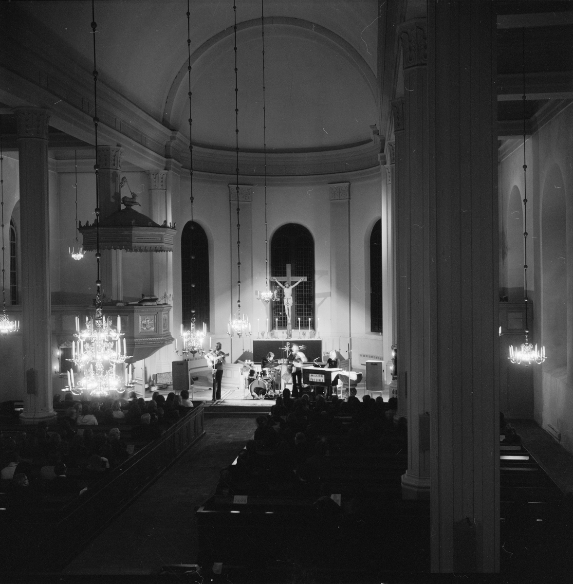 Sångarglädje grumlad av Hållnäspräst i Västland, Uppland, februari 1972