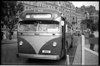 Aktiebolaget Stockholms Spårvägar, SS buss 68, på väg till Världssportutställningen vid Källhagen, 1949. Resan går mellan Nybroplan och utställningen.