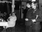 Personalsamling den 19 december 1978

Idrotts- och skytteverksamheten vid regementet har stor bredd, men också en spets som regelbundet hämtar sina priser.

Här ser vi löjtnanterna Göran Grehn och Bengt-Erik Larsson med nya 