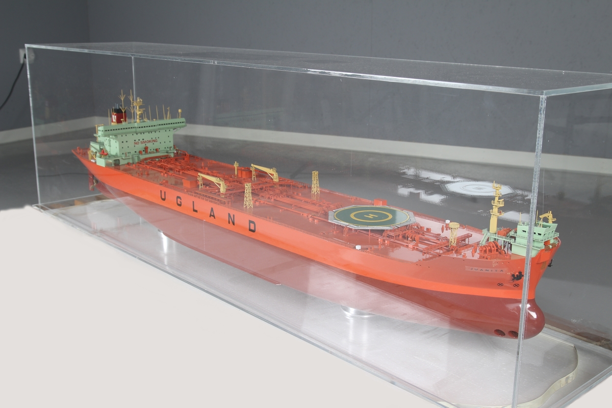 Modell av tankskipet Juanita fra rederiet Ugland.