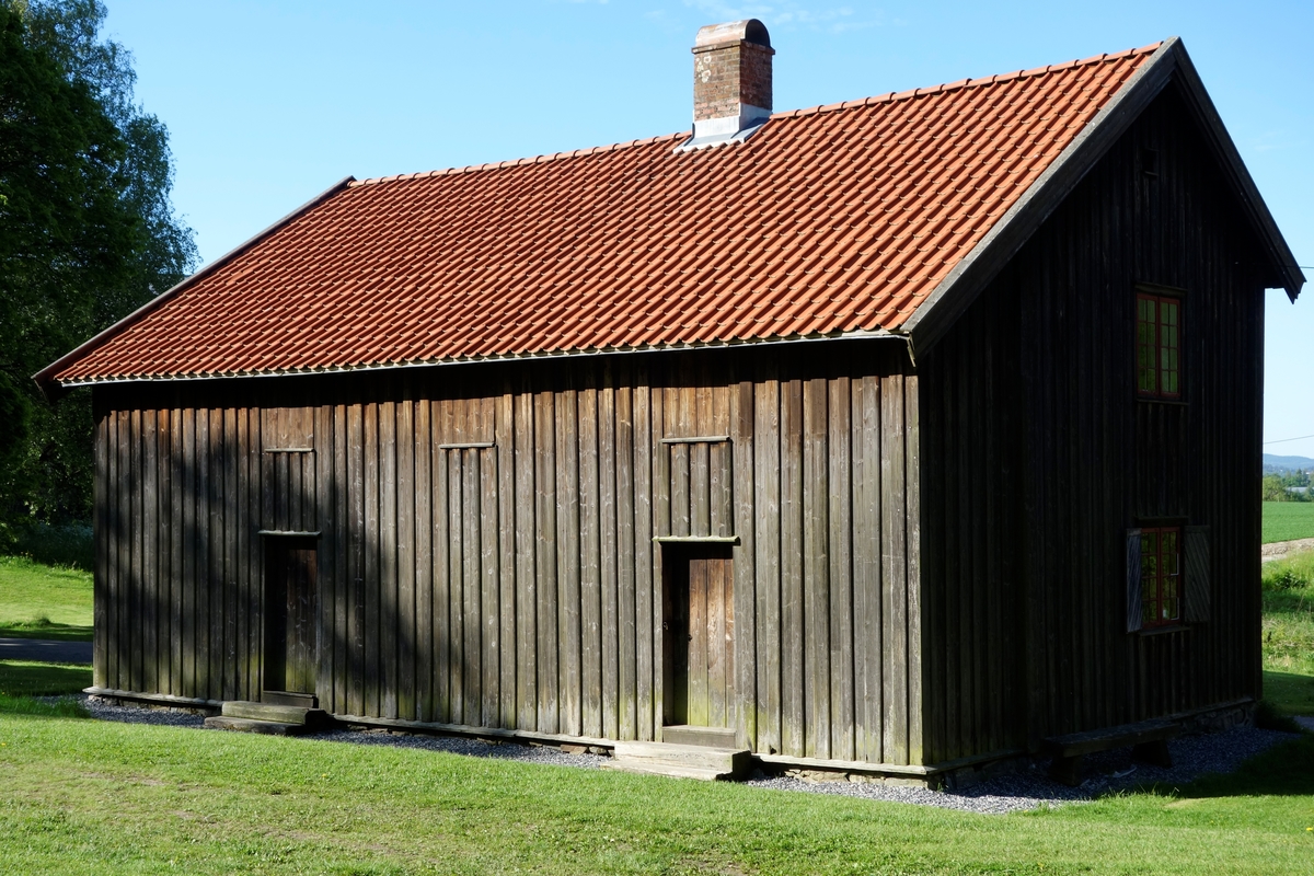 Bolig Bjørklund, fra 1750. Flyttet til Skedsmo prestegård i 1830 og brukt som drengestue