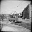 Aktiebolaget Stockholms Spårvägar, SS A1 8 vid hållplats Birger Jarlsgatan - Runebergsgatan. Växelmotorvagn på Eriksbergsplan, 