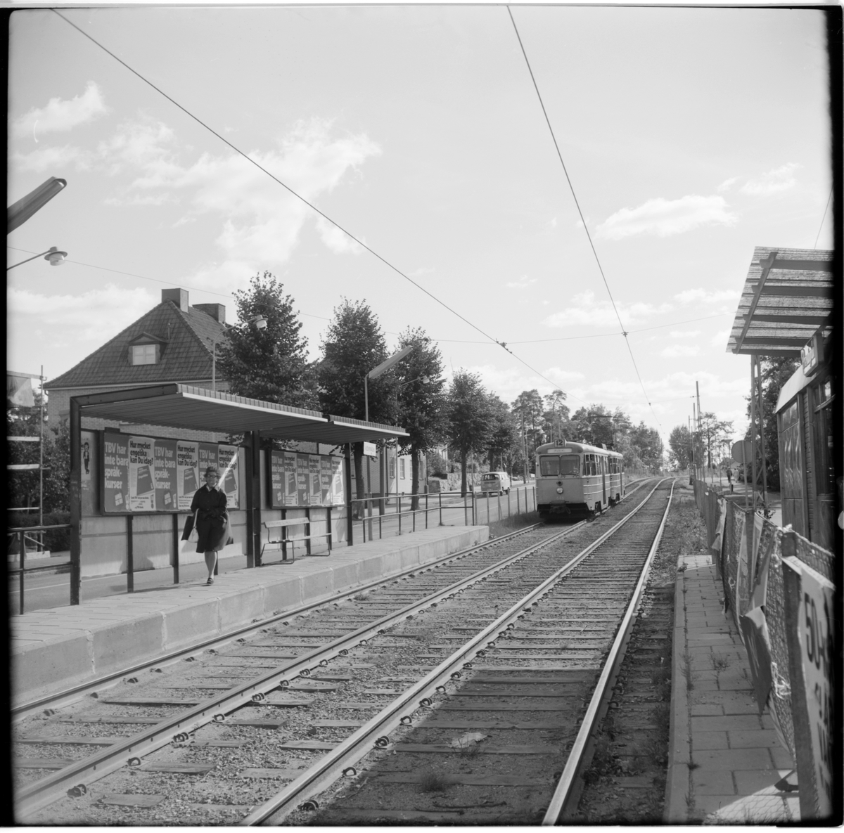 Aktiebolaget Stockholms Spårvägar, SS B24 646 "ängbyvagn" linje 12 Alvik vid Allèparken, mot Alvik.