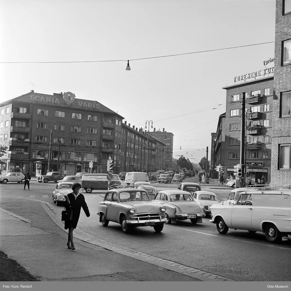 gatekryss, biler, trafikk, bygårder