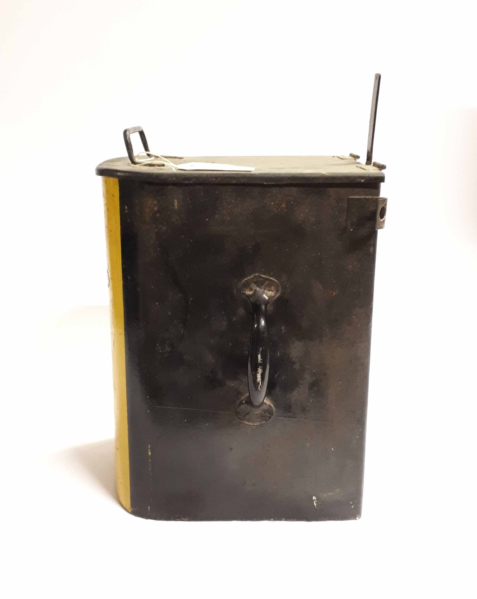 Askkopp av plåt. Handtag på locket och på sidan.
