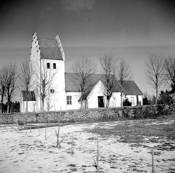 Kyrkobyggnad. Hörja kyrka.