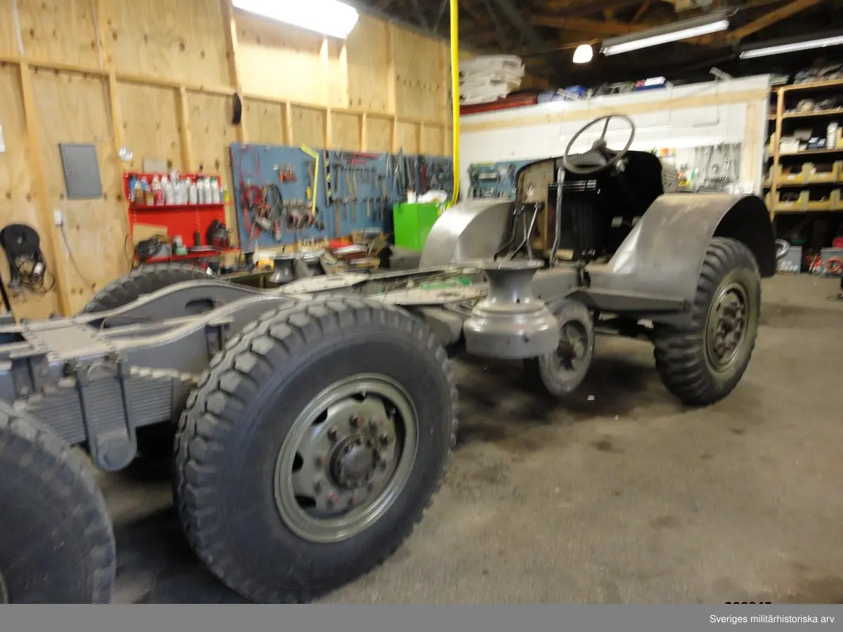 Volvo Terrängbil M/1940 typ TVB för 7-8 passagerare.
Motor Volvo FBT.