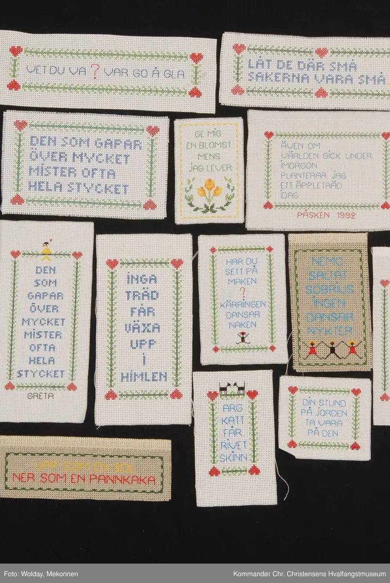 Stor samling med broderi. Forskjellige ordtak.