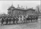 Manskapsfest gamla Ing 1 hösten 1907. Personer från vänster Ljungquist, Nordström, Carlsson I, Olsson, Thor, Killander, Karlsson, Persson (Breddgård) Grudd, Eriksson, Holmers, Gripensköld.