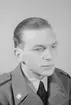 Porträttfoto av soldat Sven Åke Emanuel Danielsson (nummer 913), skrivbiträde vid F 19, Svenska frivilligkåren i Finland under finska vinterkriget, 1940.