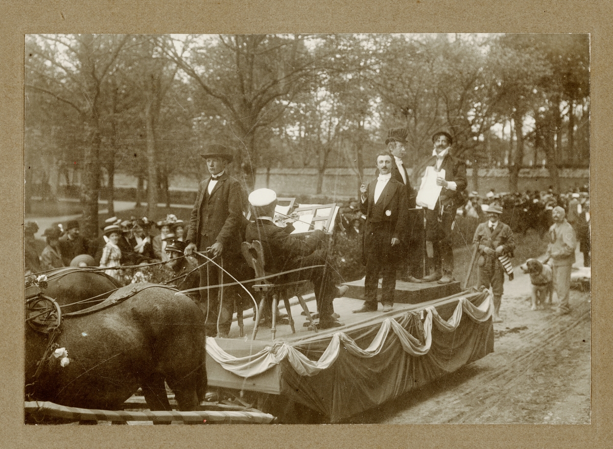 Hästdragen orkestervagn, Uppsala början av 1900-talet