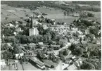 Norberg sn, Norberg.
Flygfoto över Norberg, med kyrkan. 1932.