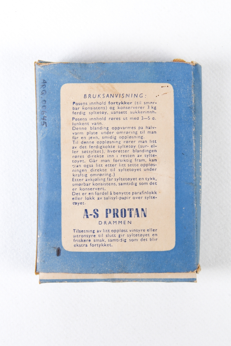 Pappeske med innhold.