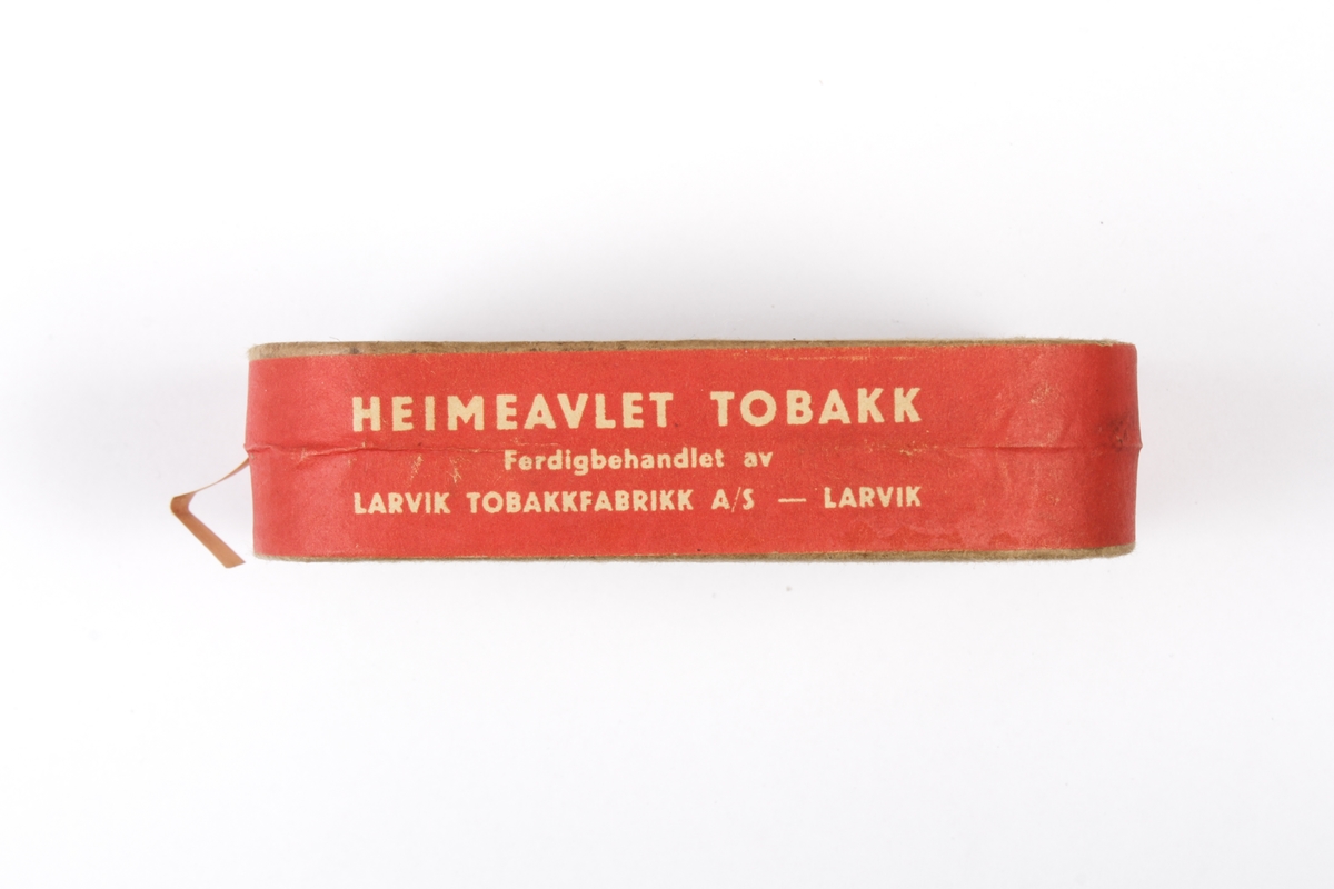 Tobakkseske med innhold.