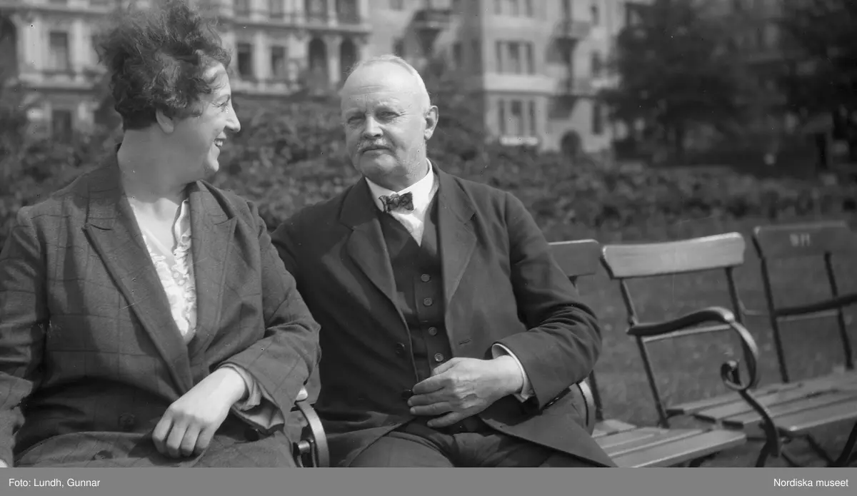 Motiv: (ingen anteckning) ;
Tom kontaktkarta, anteckningar på kontaktkarta 282 "turist på alptopp" 283 - 308 "div. bekanta o obekanta i Berlin 1925 - 27"