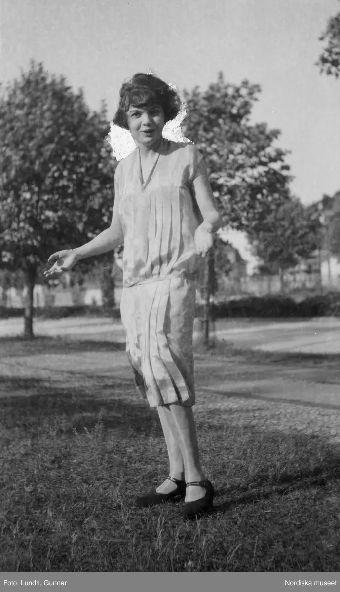 Motiv: (ingen anteckning) ;
Tom kontaktkarta, anteckningar på kontaktkarta 282 "turist på alptopp" 283 - 308 "div. bekanta o obekanta i Berlin 1925 - 27"