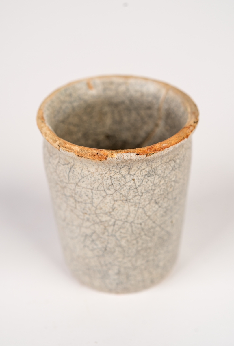 Föremålets form: Rund, plan botten