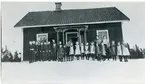 Odensvi sn, Köping, Kulinge.
Kulinge skola i Odensvi och elever, 1917.