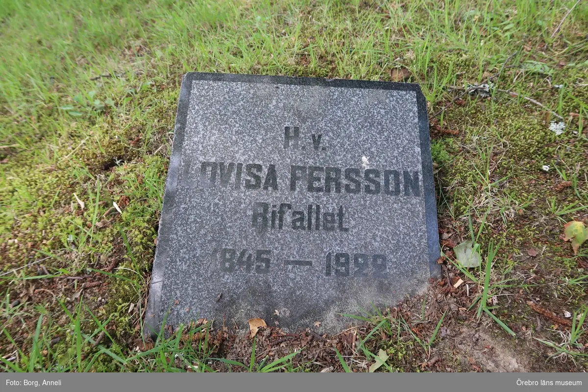 Fotoprotokoll

Acc. Nr. OLM-2019-400_1-45
Örebro läns museums diarienummer: 2016.230.125
Fotograf: Anneli Borg 
Objekt: Ramsbergs nya kyrkogård
Kommun: Lindesbergs kommun
Län: Örebro
År: 2019

Motiv: 
1-45	Ramsbergs nya kyrkogård, gravvårdar