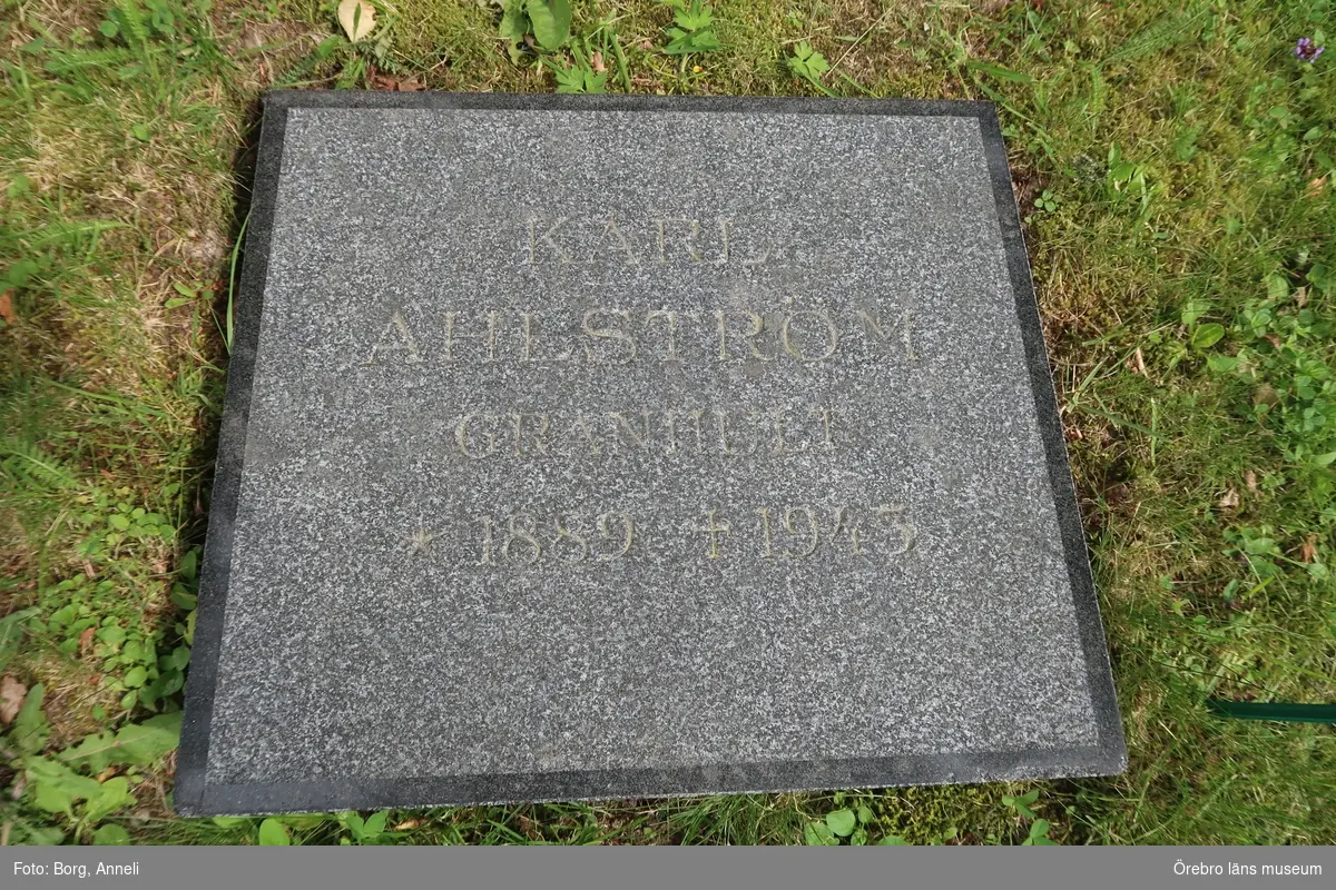 Fotoprotokoll

Acc. Nr. OLM-2019-402_1-45
Örebro läns museums diarienummer: 2016.230.125
Fotograf: Anneli Borg 
Objekt: Ramsbergs nya kyrkogård
Kommun: Lindesbergs kommun
Län: Örebro
År: 2019

Motiv: 
1-45	Ramsbergs nya kyrkogård, gravvårdar