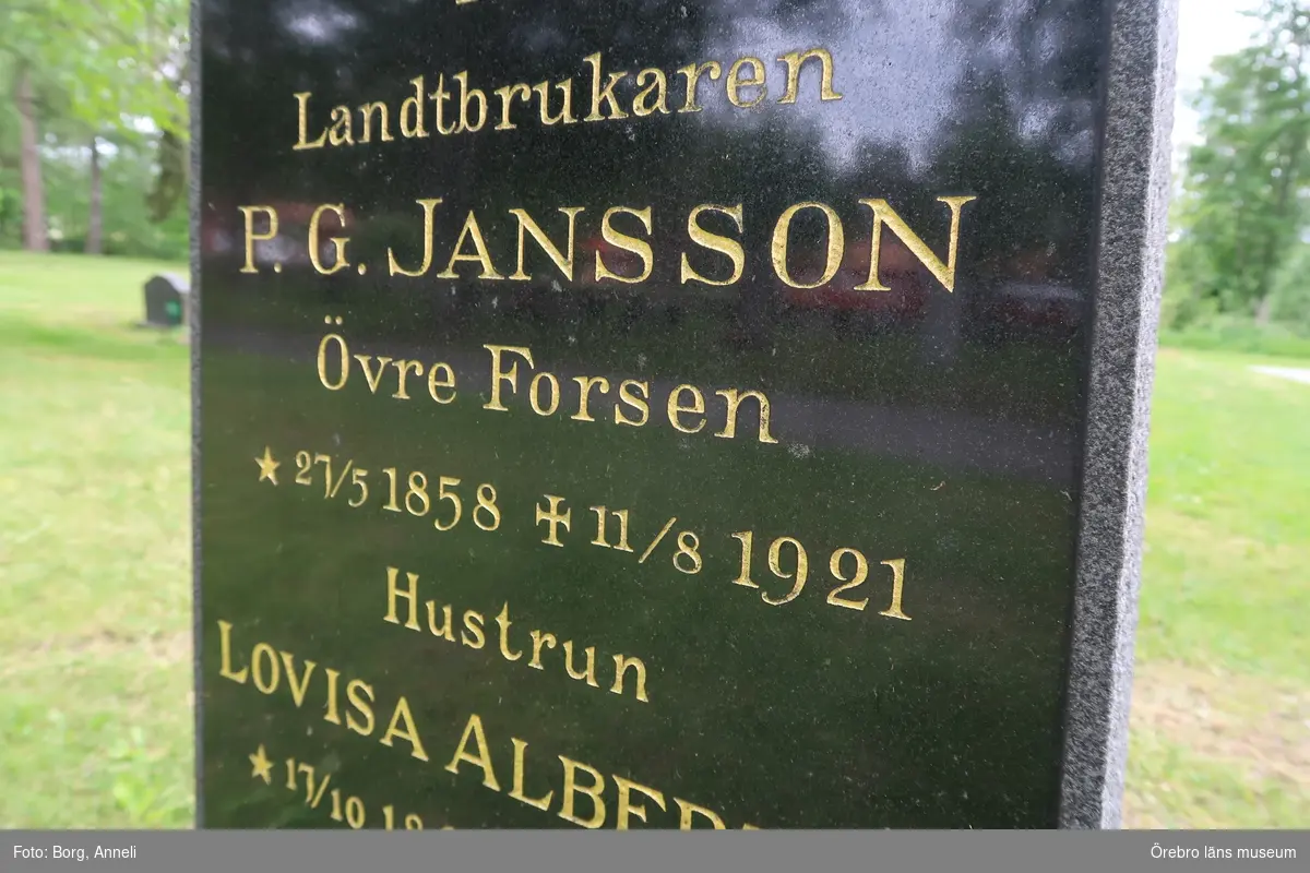 Fotoprotokoll

Acc. Nr. OLM-2019-400_1-45
Örebro läns museums diarienummer: 2016.230.125
Fotograf: Anneli Borg 
Objekt: Ramsbergs nya kyrkogård
Kommun: Lindesbergs kommun
Län: Örebro
År: 2019

Motiv: 
1-45	Ramsbergs nya kyrkogård, gravvårdar