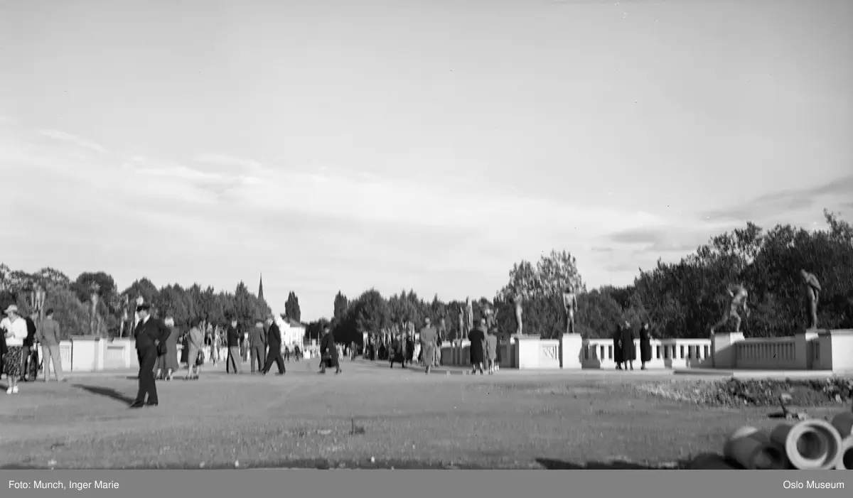 skulpturpark, bro, skulpturer, mennesker