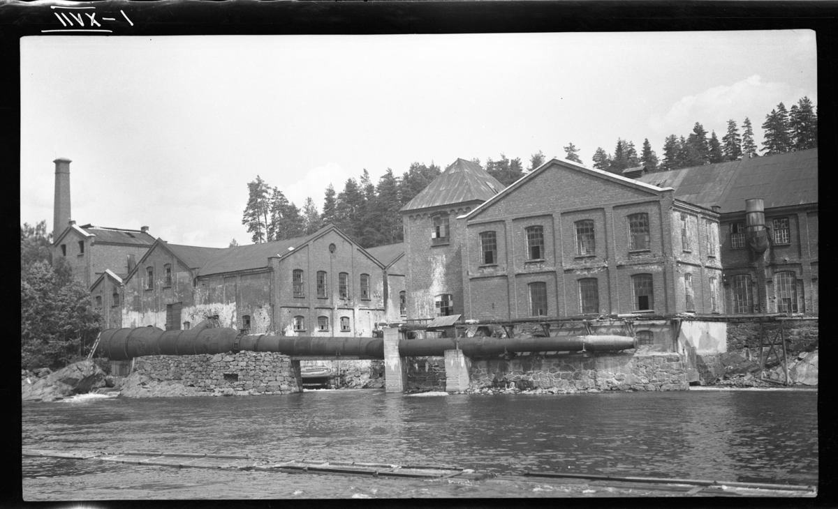 Ådalselva. Ca. 2-3 km. ovenfor Hønefoss.