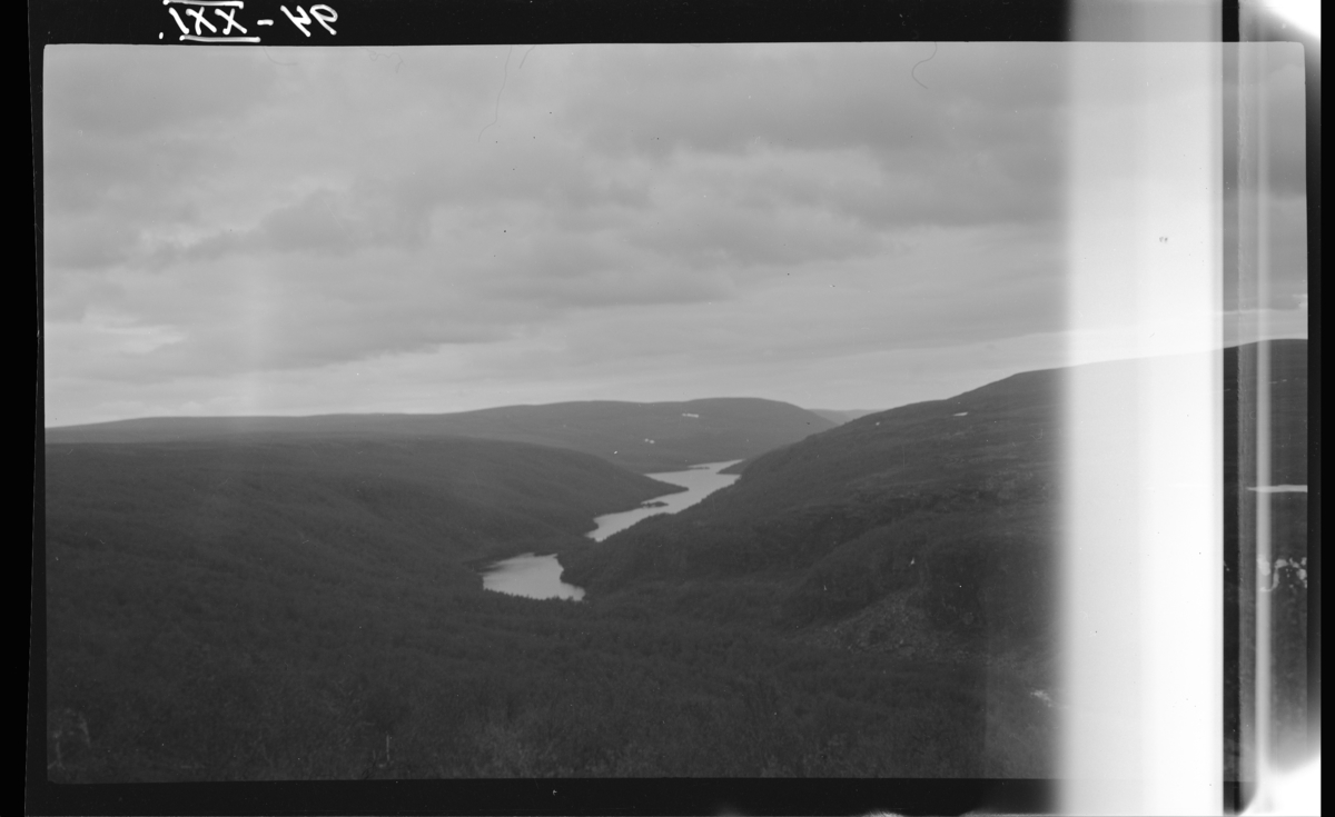 Eibyelva. Trangdalselva. Fra fjellet oppover mot Trangdalsvatnet.