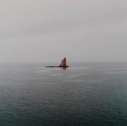 Kjeun(g)skjær fyr [C-print på papir]